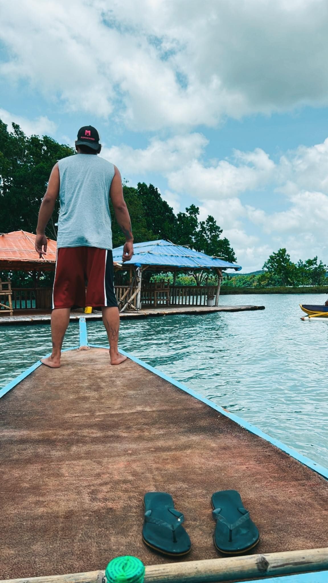 Rjg Barefoot Floating Cottage