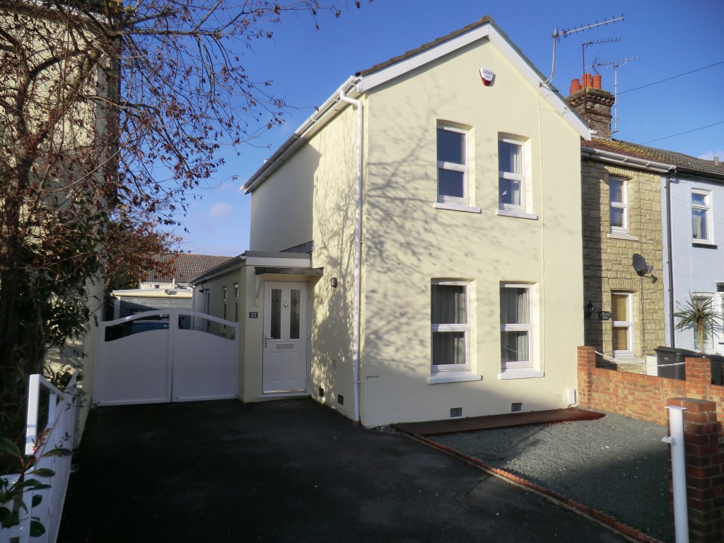 BOURNECOAST - FAMILY HOME NEAR KINGS PARK - HB4179