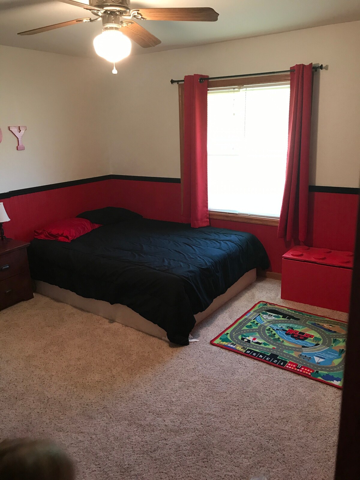 Large home close to all the necessities in chadron