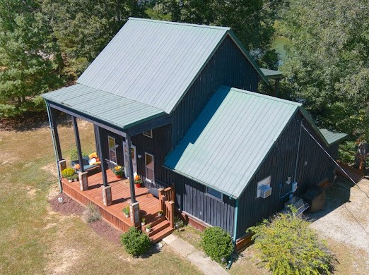 Rustic Cottage Home on Nolin Lake, come and relax.