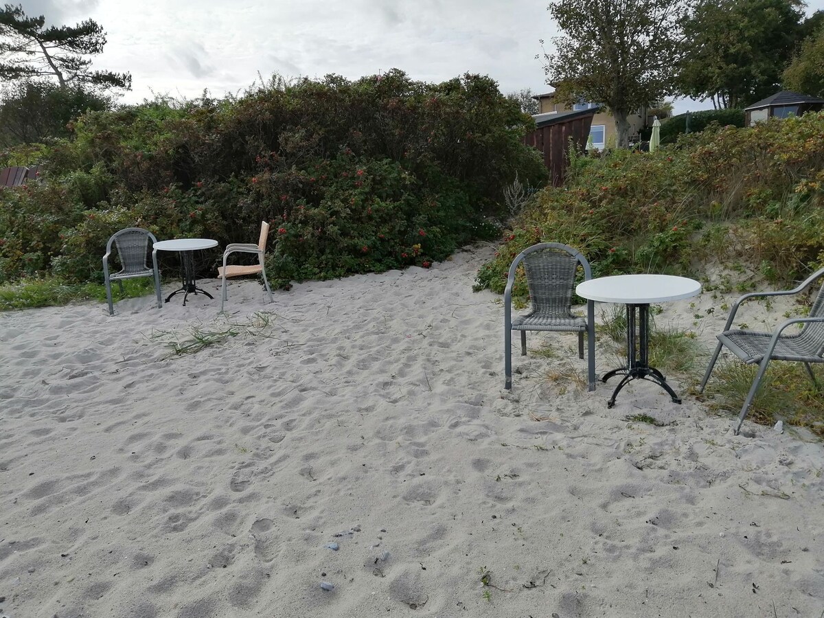 可使用海滩的小木屋。