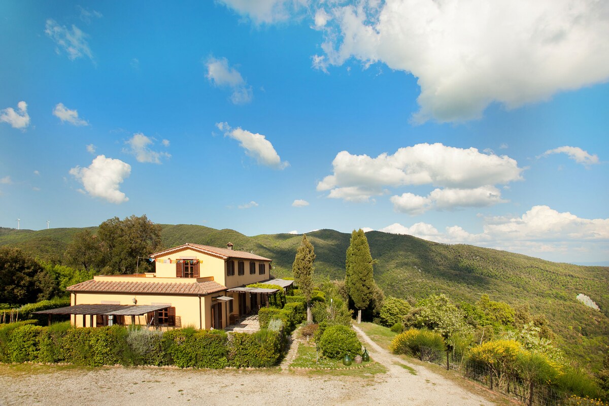 Holiday apartment in Tuscany Villa near the coast
