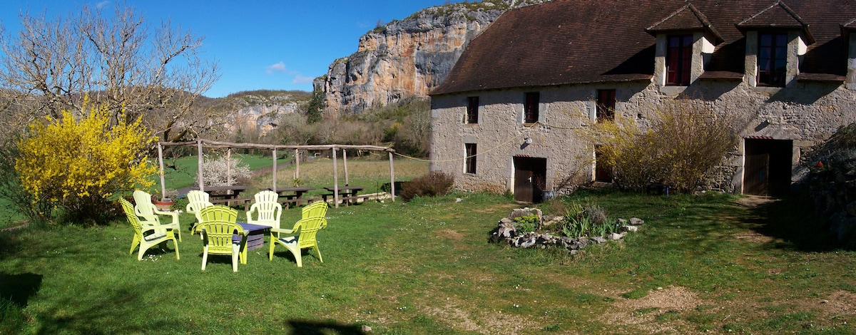 La Flèche Bleue ，共用自然小屋