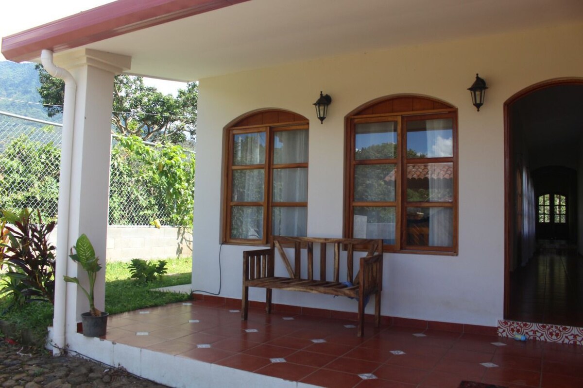 Private Room/ KingsizeBed/Juayua / El Salvador