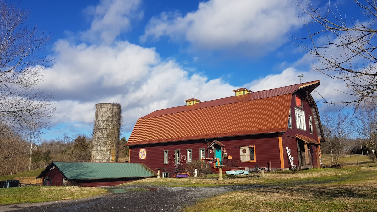 Historic Chinaberry Farm/Barn-Stay