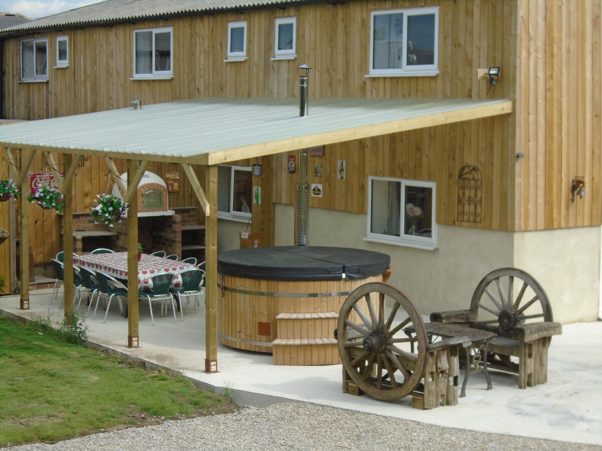 The New Mill Barn priced for 6 people