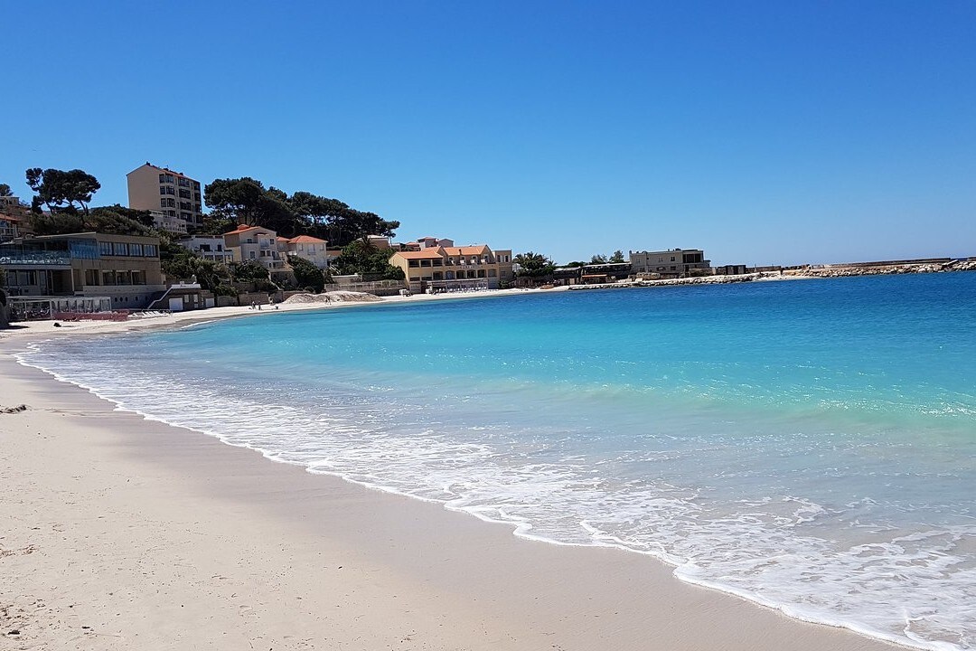 T2 climatisé  au calme proche centre/plages