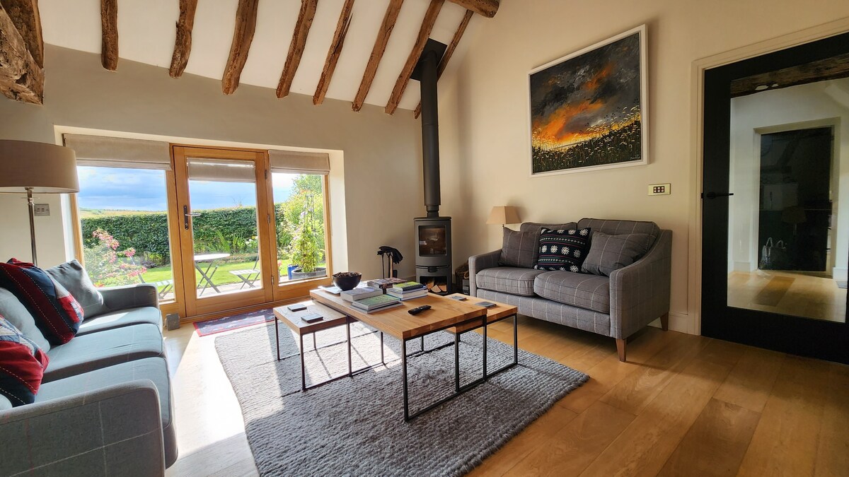 Barn Conversion with Countryside View & Log Burner