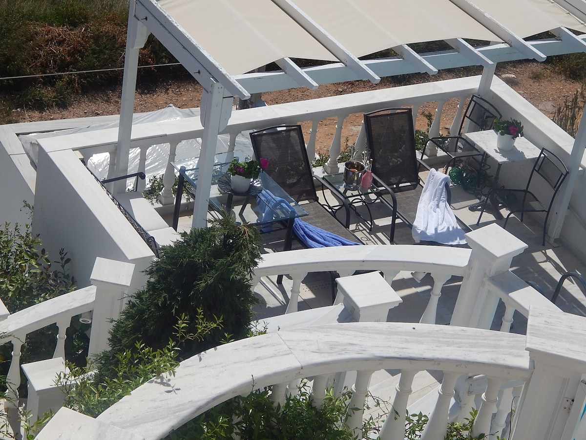 Peggy 's Villa-house ，带泳池，距离雅典机场25英尺