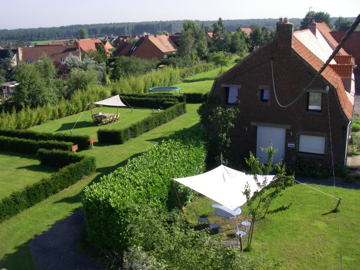 Les Oliviers, gite et piscine, Les Jardins d'Ilona