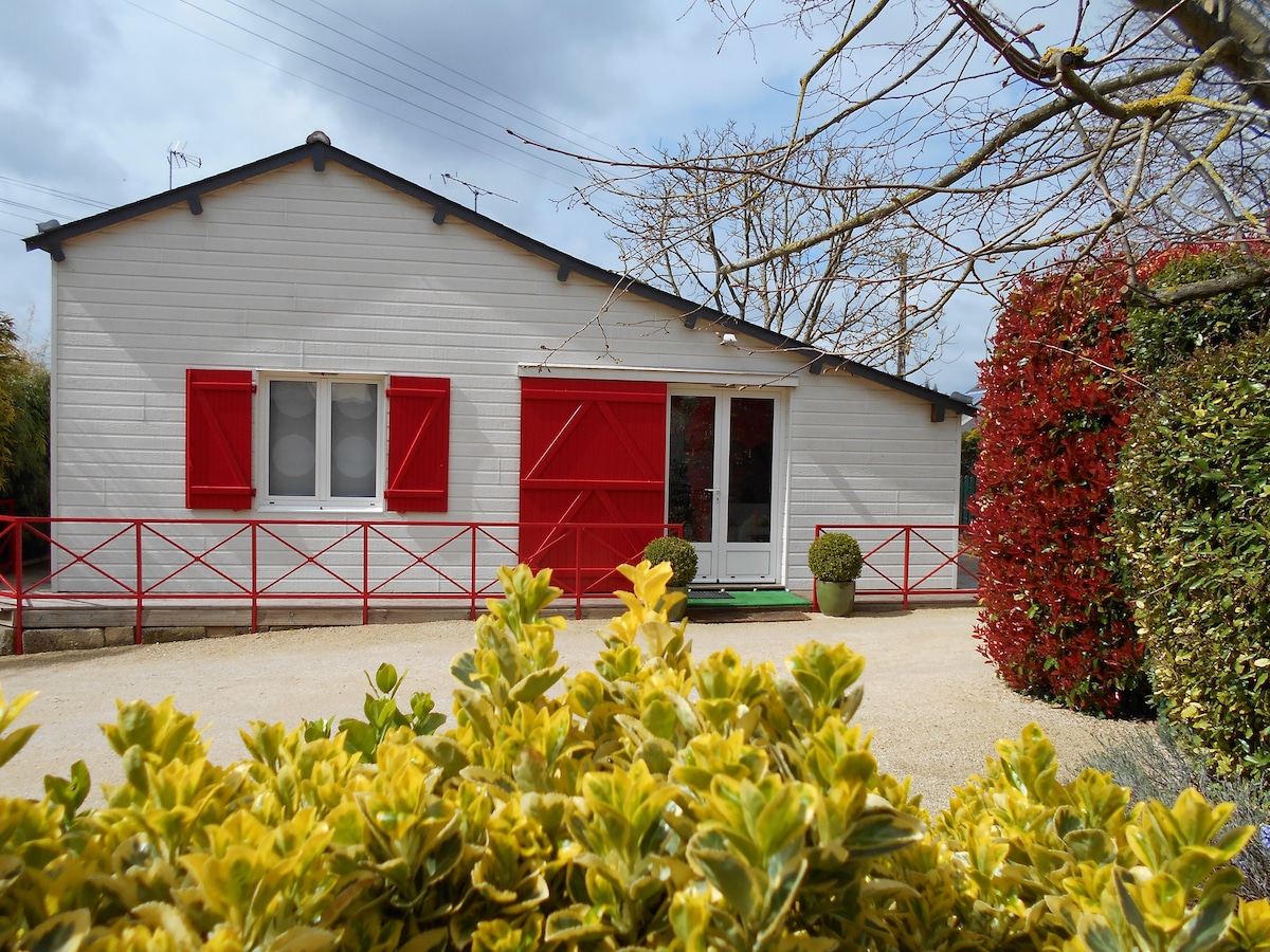 Gîte La ROSE DE BOIS, JARDIN, PISCINE.