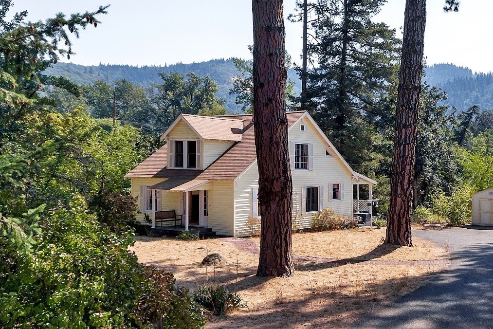 The Husum House - Columbia Gorge