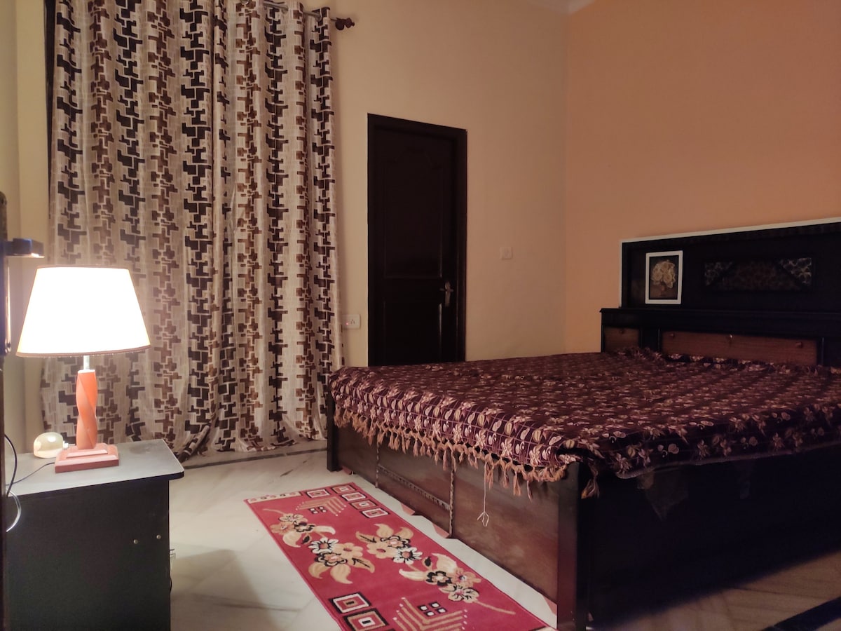 Peaceful stay in furnished villa in gated society