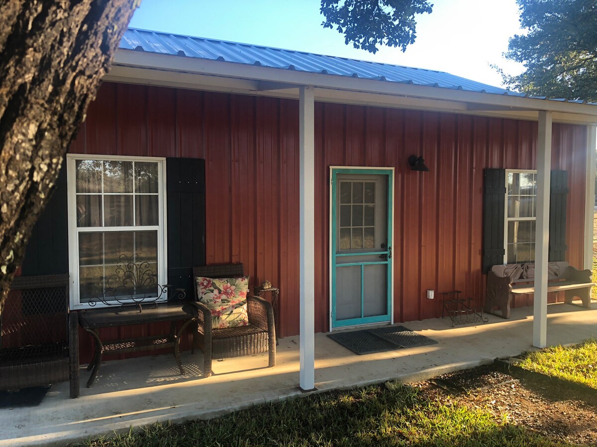 The Little Red Barn I Pipe Creek I TX