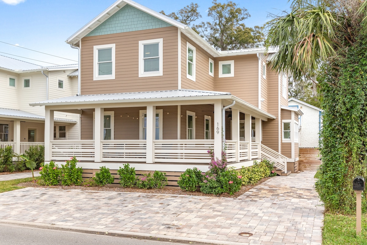 Coastal Oasis•Downtown Home•Gourmet Kitchen•Porch