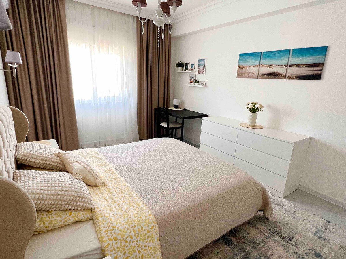 位于阿尔布费拉市中心的美丽舒适2卧室
