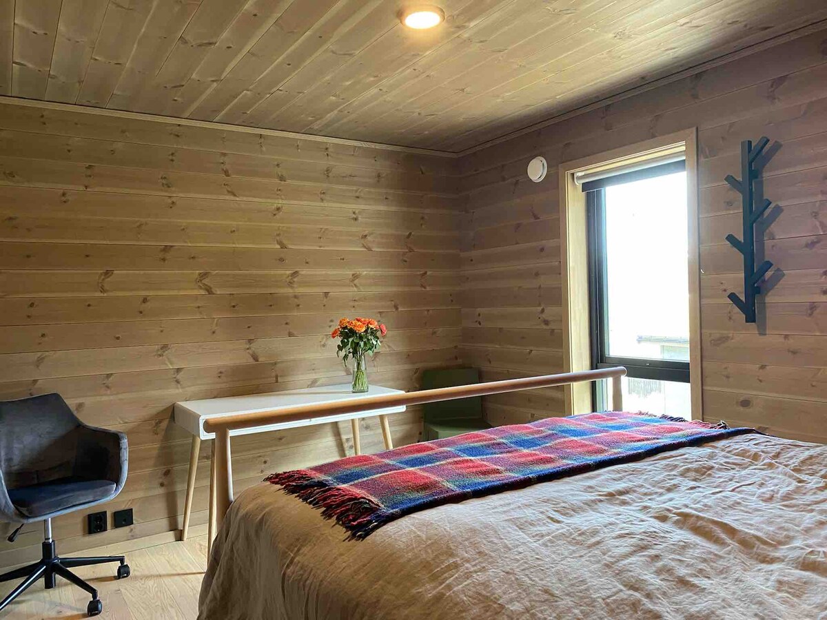 Reinsdyr Hytte - Trolltunga hiking +sauna (12 bed)