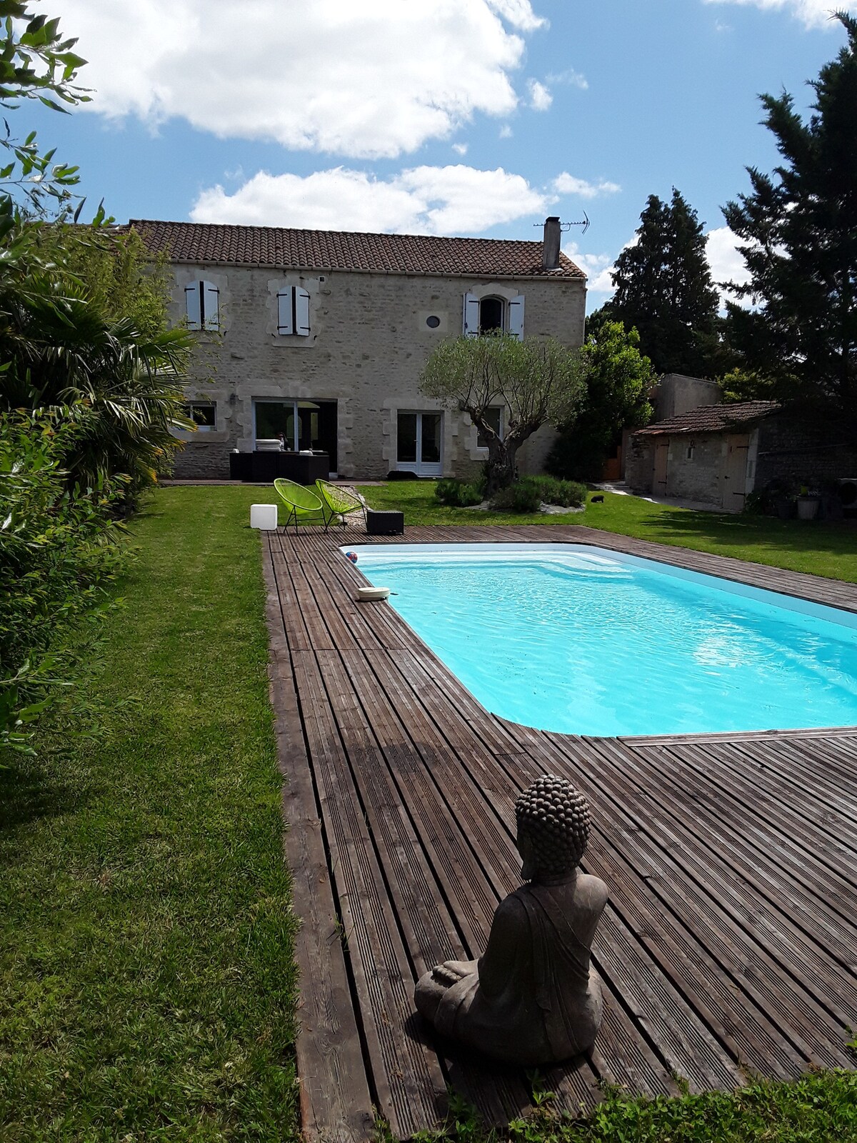 Charentaise pleine de charme avec piscine privée