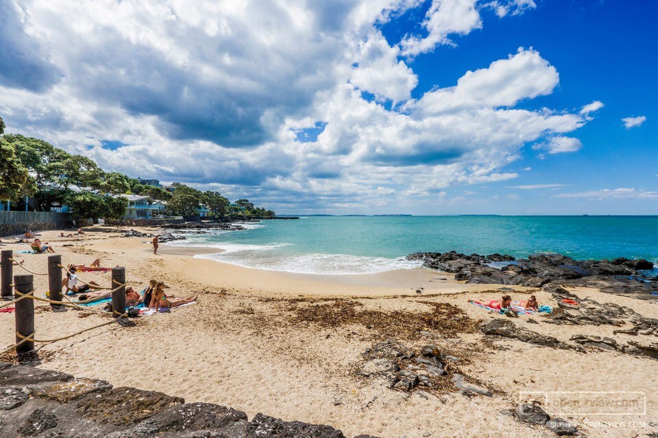 塔卡普纳海滩（ Takapuna Beach ） -地理位置优越，私密且安全！