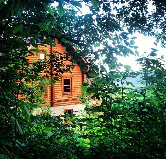 景观浪漫的小木屋
