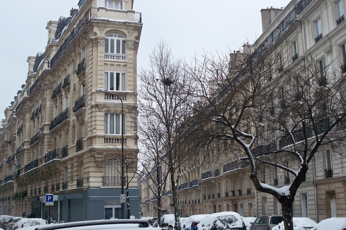 靠近百货商店的巴黎公寓
