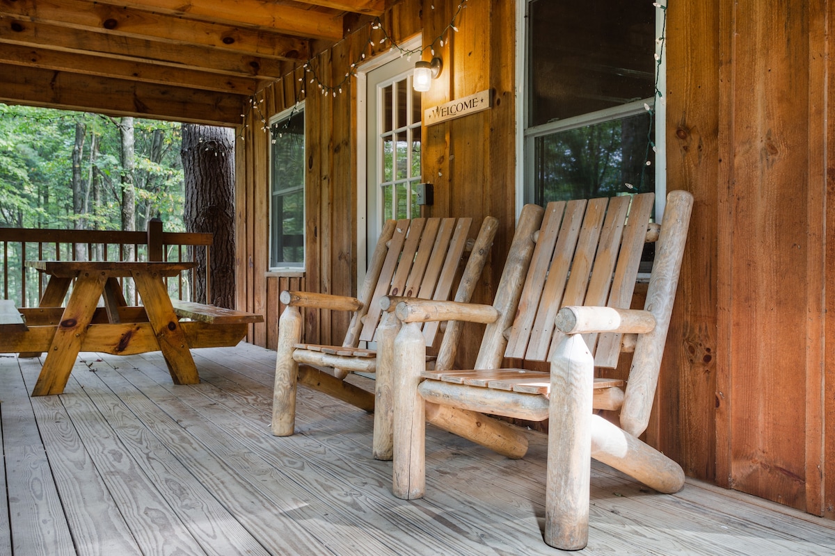 The Killbuck Cabin @ The Mohicans Treehouse Resort