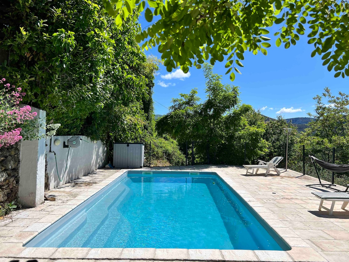 La Roseraie - Gite avec piscine en Cévennes