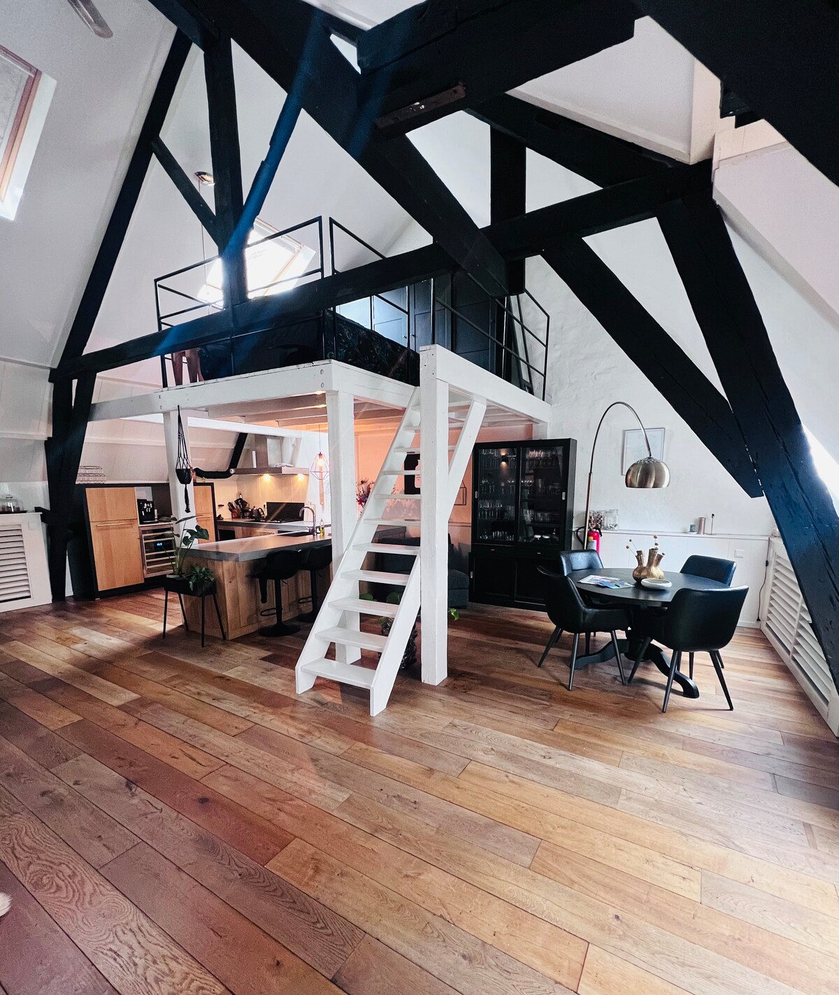 Schitterende Loft (94m2) in Amersfoort centrum.