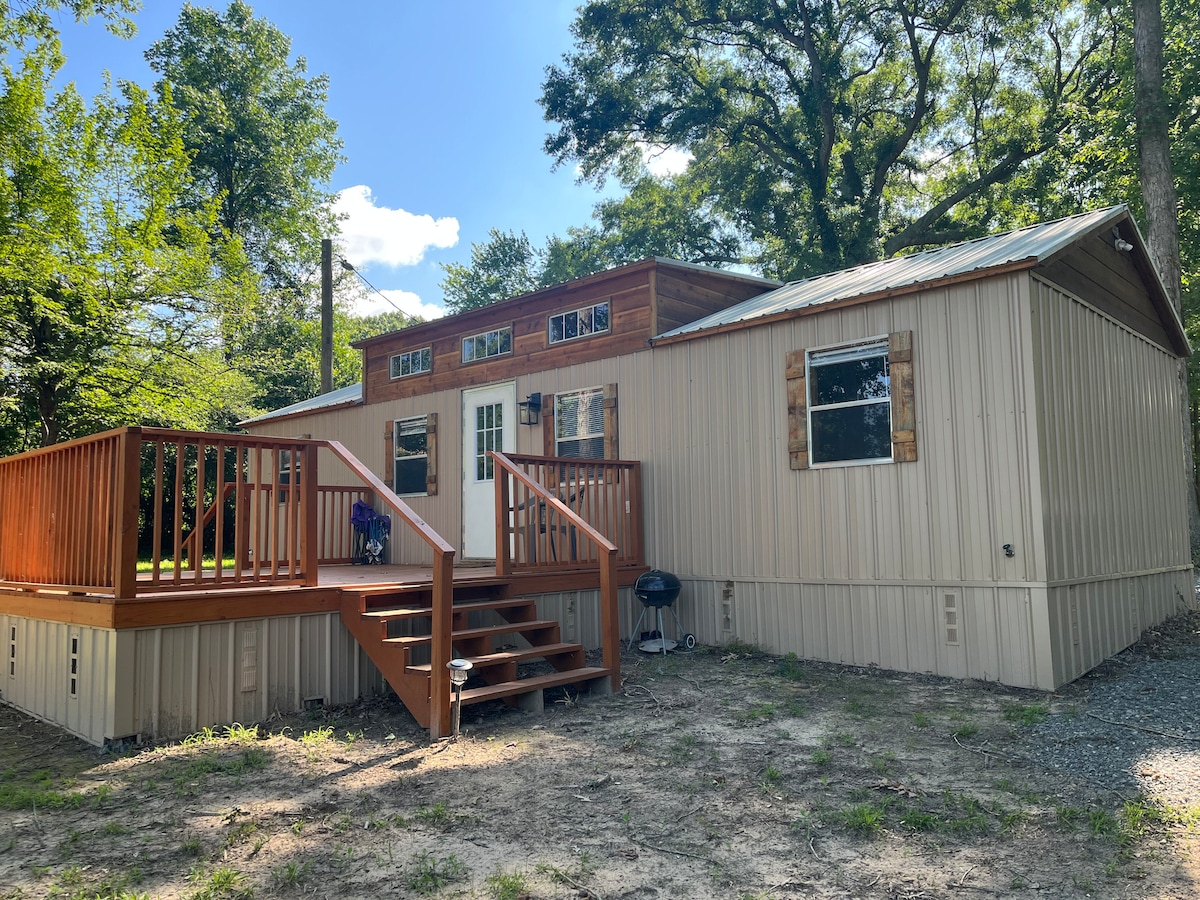 Lake Front Cabin on 5 Acres!