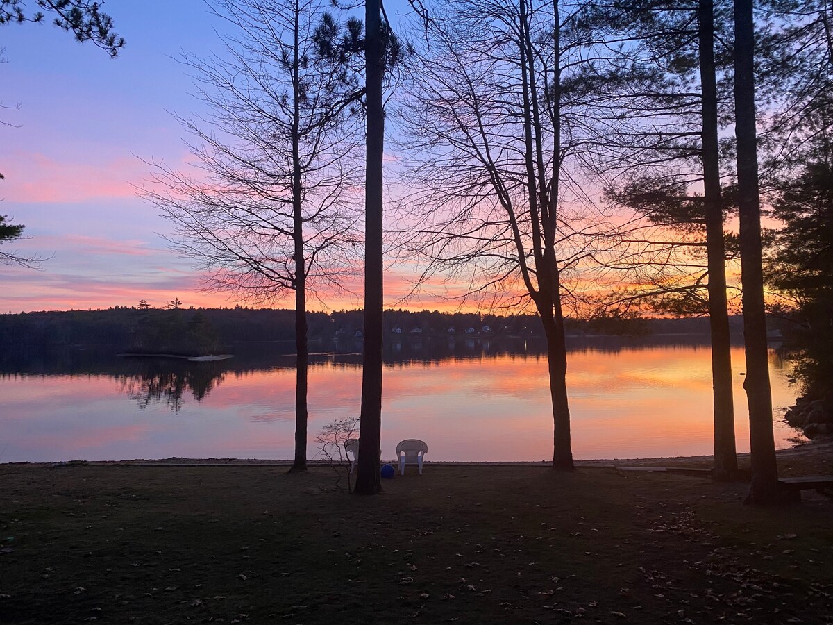 Chase Cottage on Sunrise Lake - Lakefront