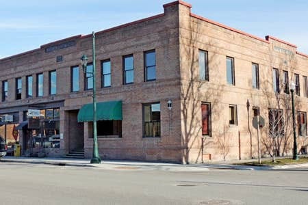 蒙大拿州白鱼市中心历史悠久的公寓！