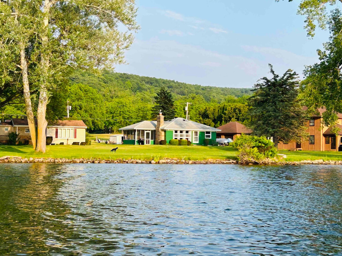 Lakeside Cottage on Honeoye Lake