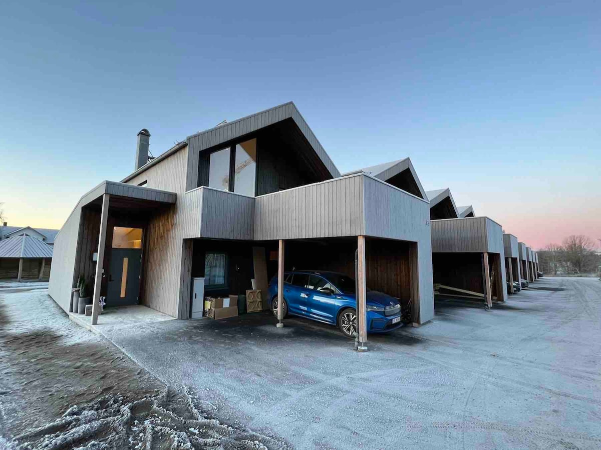 Big house with beautiful view, jacuzzi and sauna