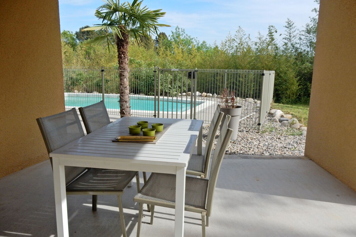 舒适的别墅，带私人游泳池，靠近Ardèche河