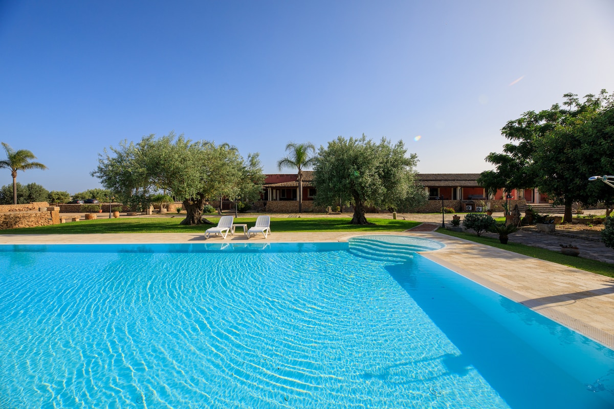 Agriturismo con Piscina | Sicilia | Studio Saliens