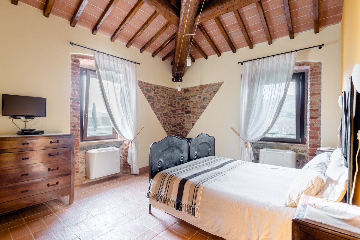 Podere Molinaccio-Luxury Tuscan-style Eco Villa