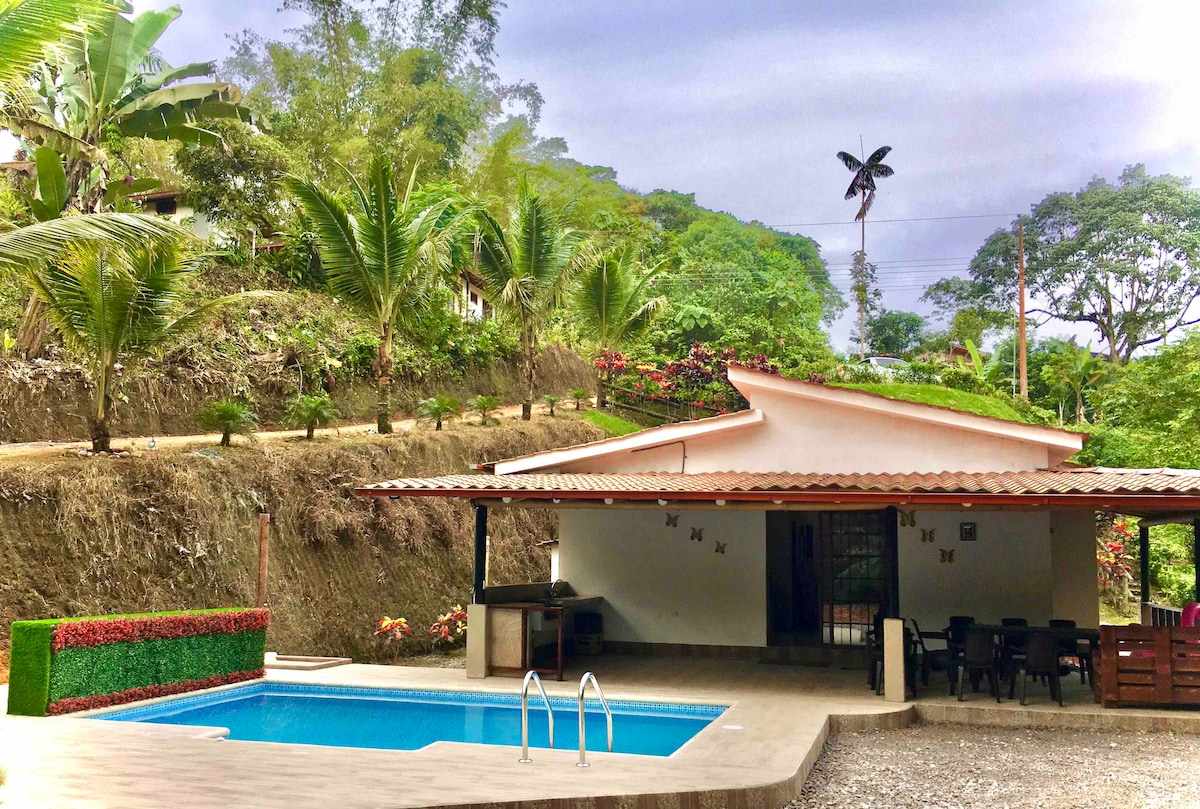 Linda Casa en la Cascada Azul