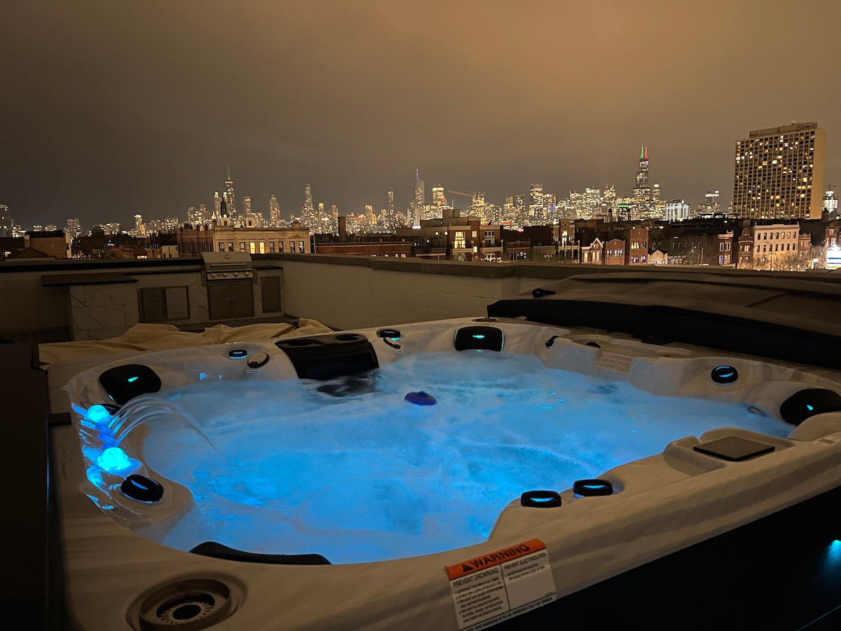 Luxury Penthouse w/ HOT TUB & Amazing Roof Deck