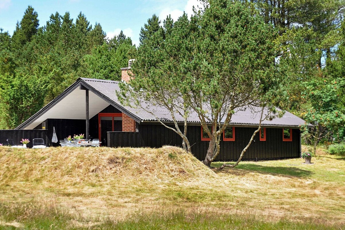 6 person holiday home in oksbøl