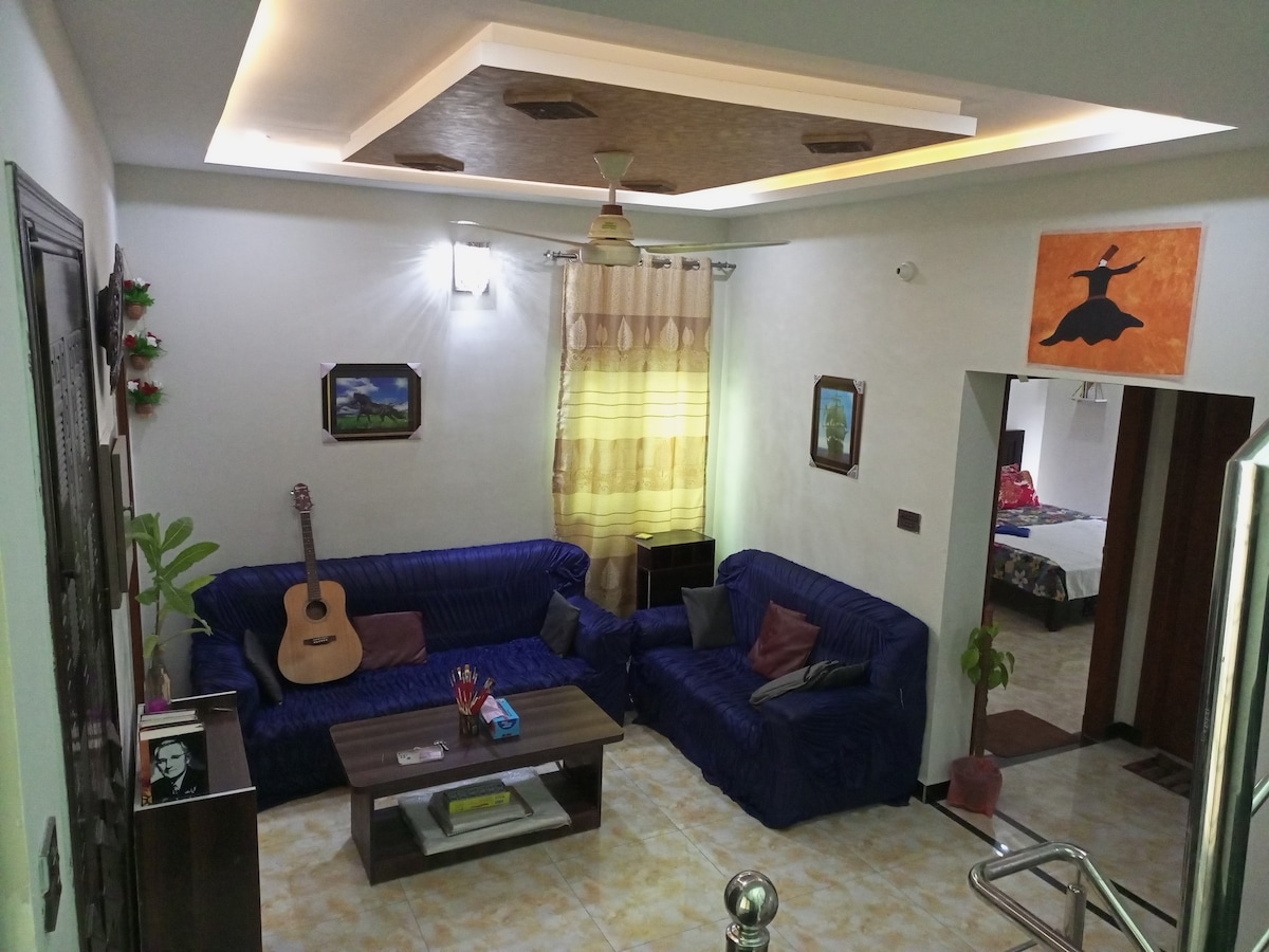 Comfortable & Furnished Entire Home with 2 Beds