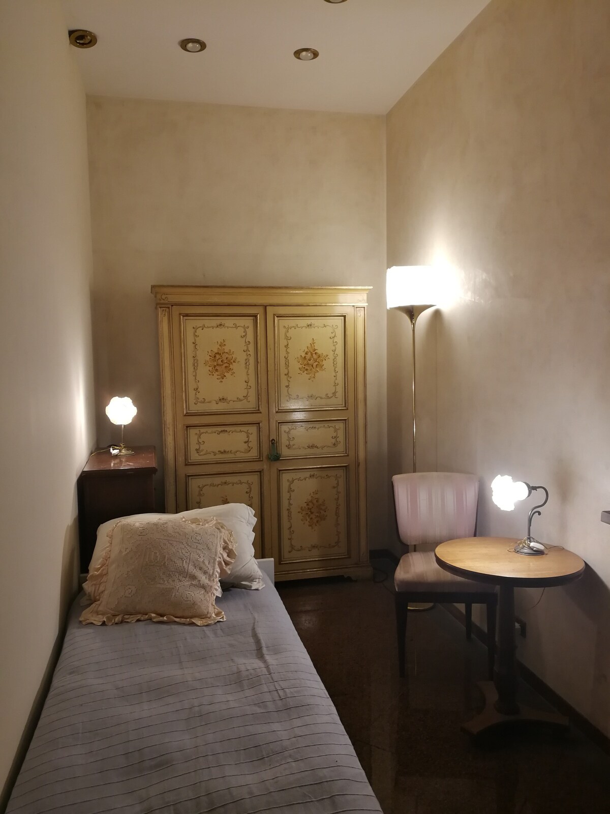 橄榄树环绕的浪漫房间