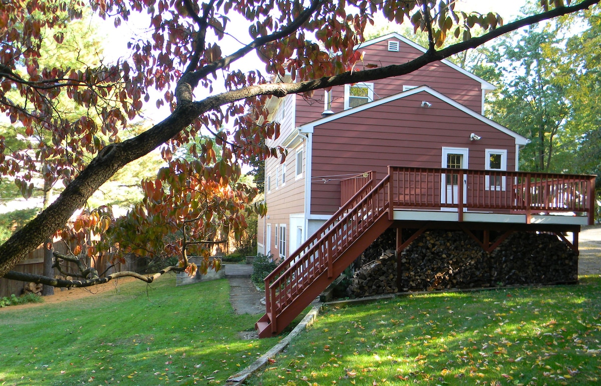 Quiet room in the heart of Westchester