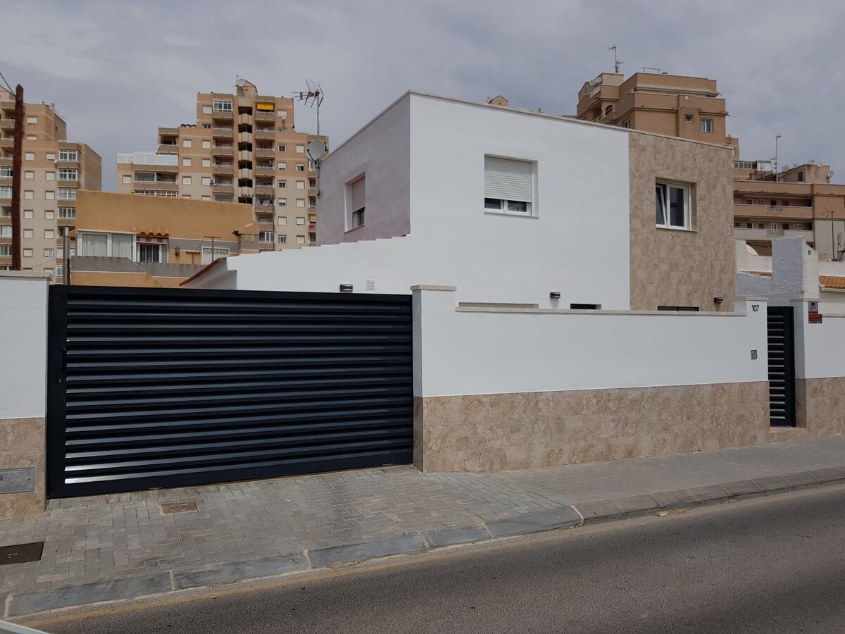 Casa independiente. Planta primera de calidad.