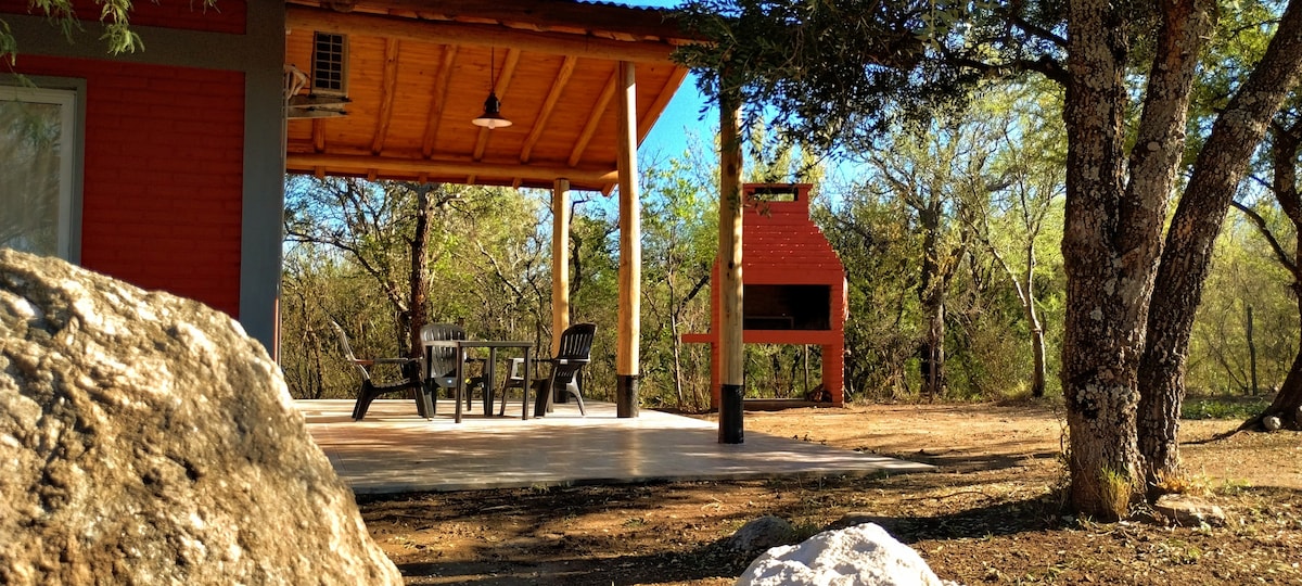 Cabaña en Traslasierra, pileta, parque y parrilla