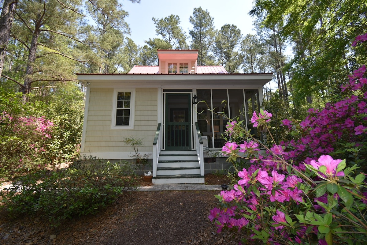 The Woodpecker Cottage Historic Black River