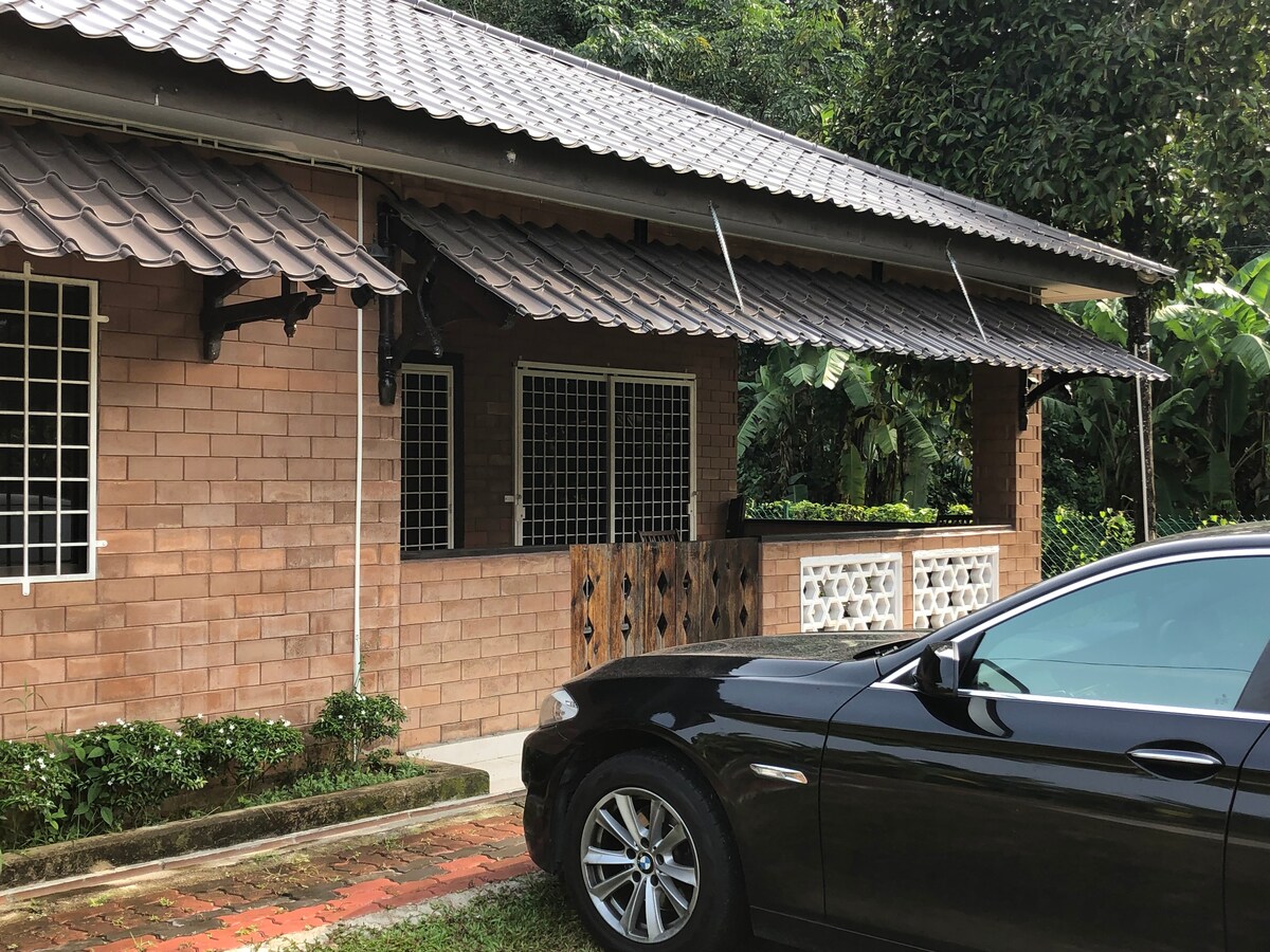 Sg Choh, Rawang Guest House ( Village Bungalow )