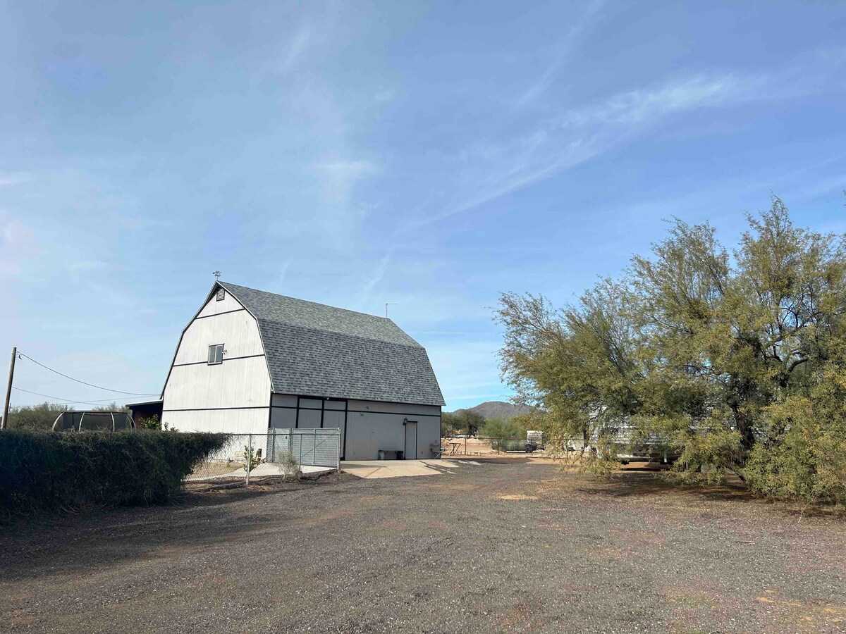 索诺拉谷仓度假屋（ Sonoran Barn Retreat ）