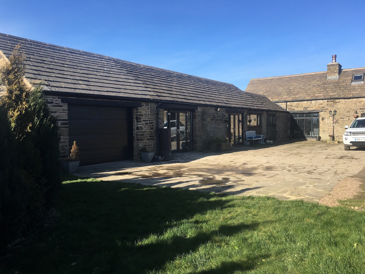 The Stables with Private Hot Tub
