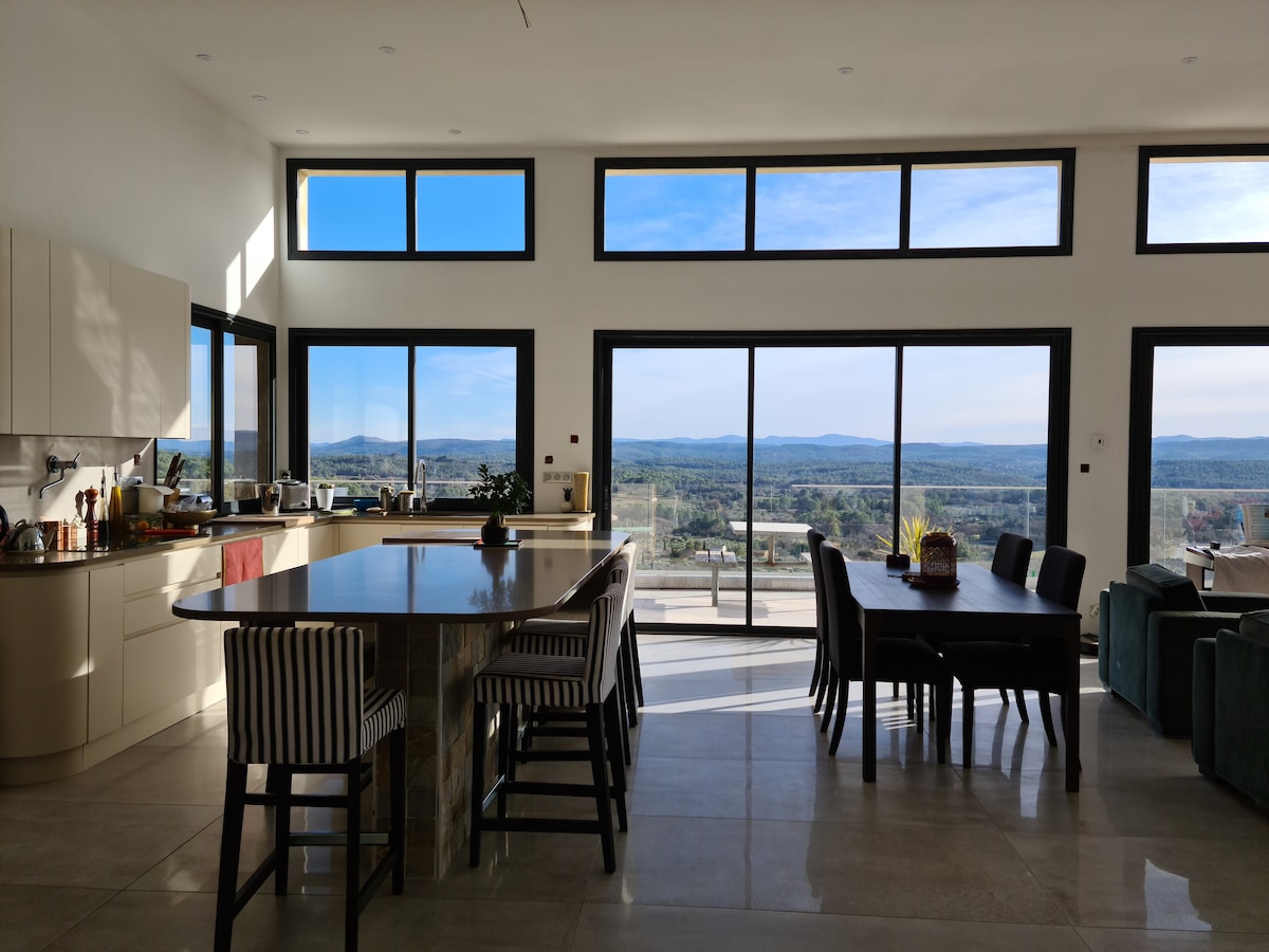 Modern Villa with amazing view and large pool