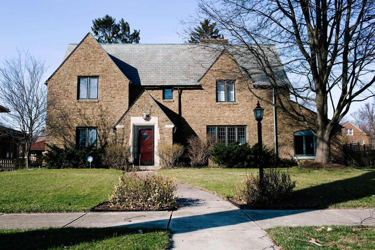 Walk to Notre Dame: 9+ Persons/4BR/3.5 Bath